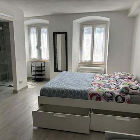 Chez Ary: Sulla Strada Del Lago Clusane Eksteriør billede