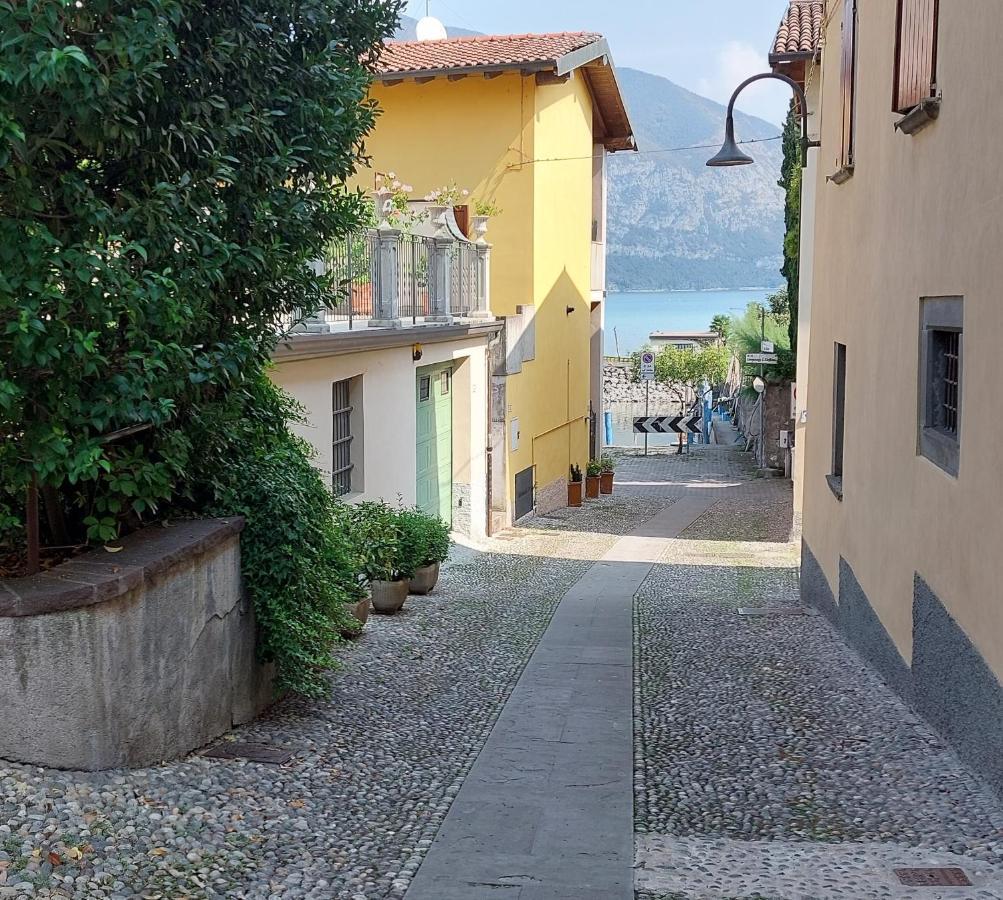 Chez Ary: Sulla Strada Del Lago Clusane Eksteriør billede