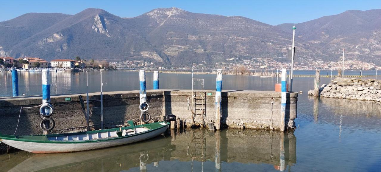 Chez Ary: Sulla Strada Del Lago Clusane Eksteriør billede